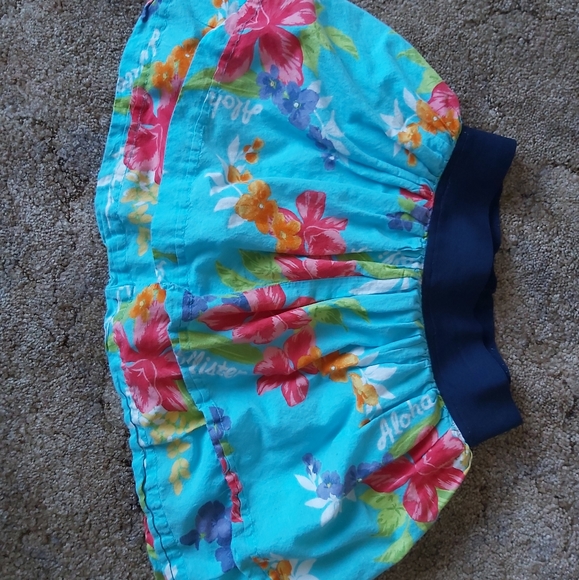 Kids floweral Hollister mini skirt (can be worn by small adults as well) - Picture 1 of 1